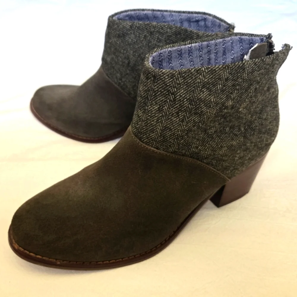 Toms step out